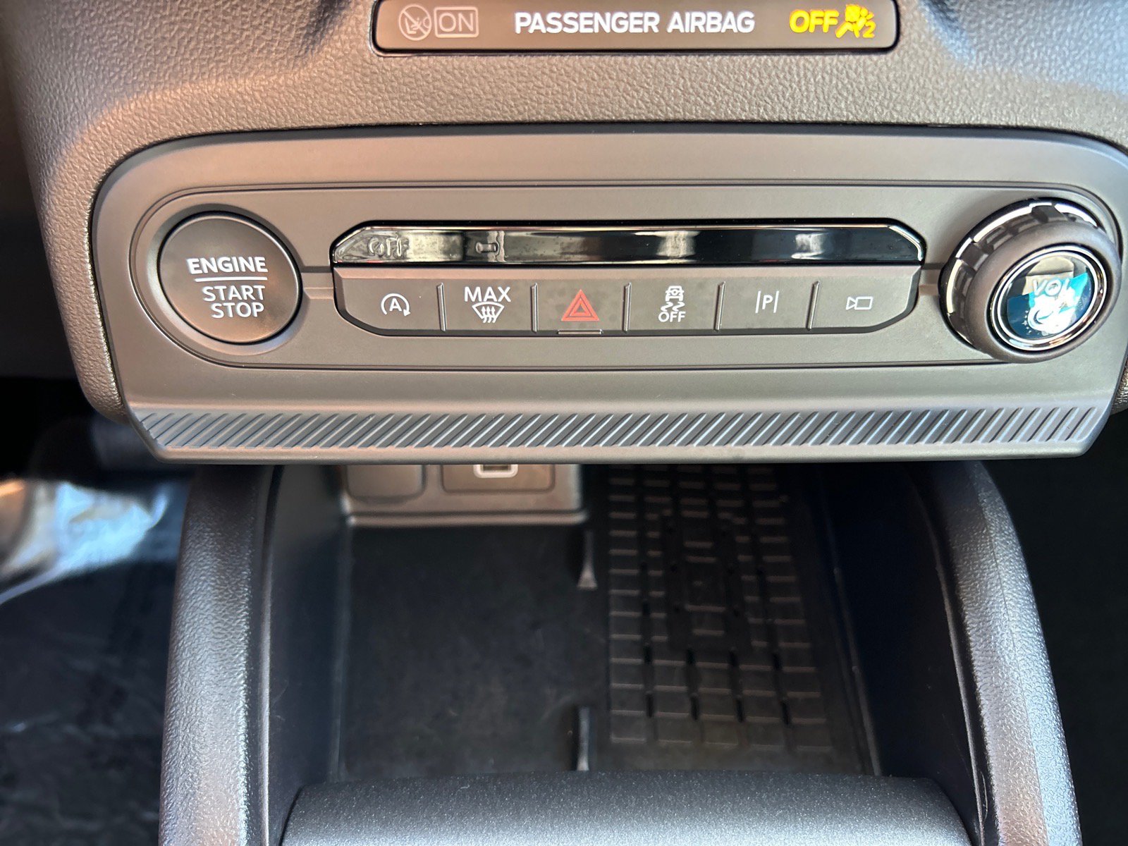 Certified 2025 Ford Bronco Sport Outer Banks w/ Outer Banks Tech Package+ AWD/4WD image 29