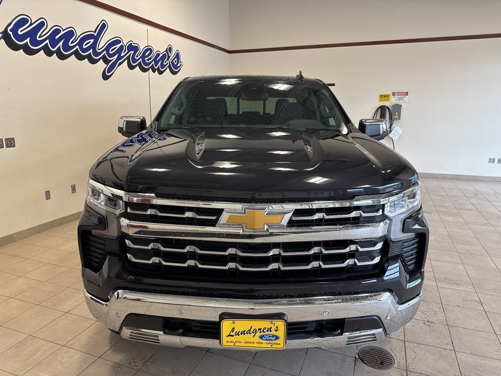 Used 2024 Chevrolet Silverado 1500 LTZ w/ LTZ Premium Package AWD/4WD image 8