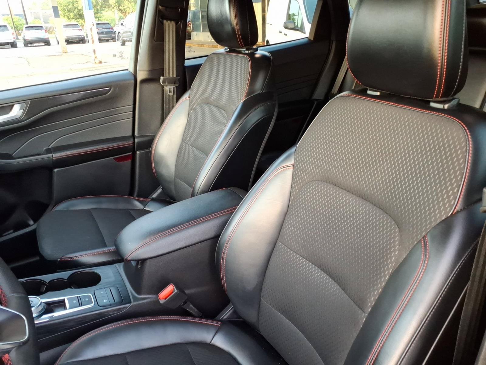 Certified 2025 Ford Escape ST-Line FWD image 12