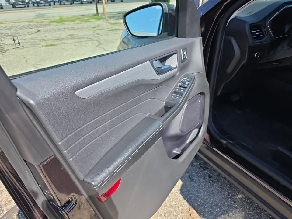 Certified 2023 Ford Escape Platinum AWD/4WD image 11