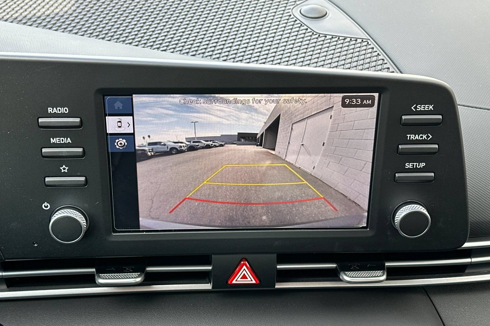 Used 2025 Hyundai Elantra SE FWD image 19