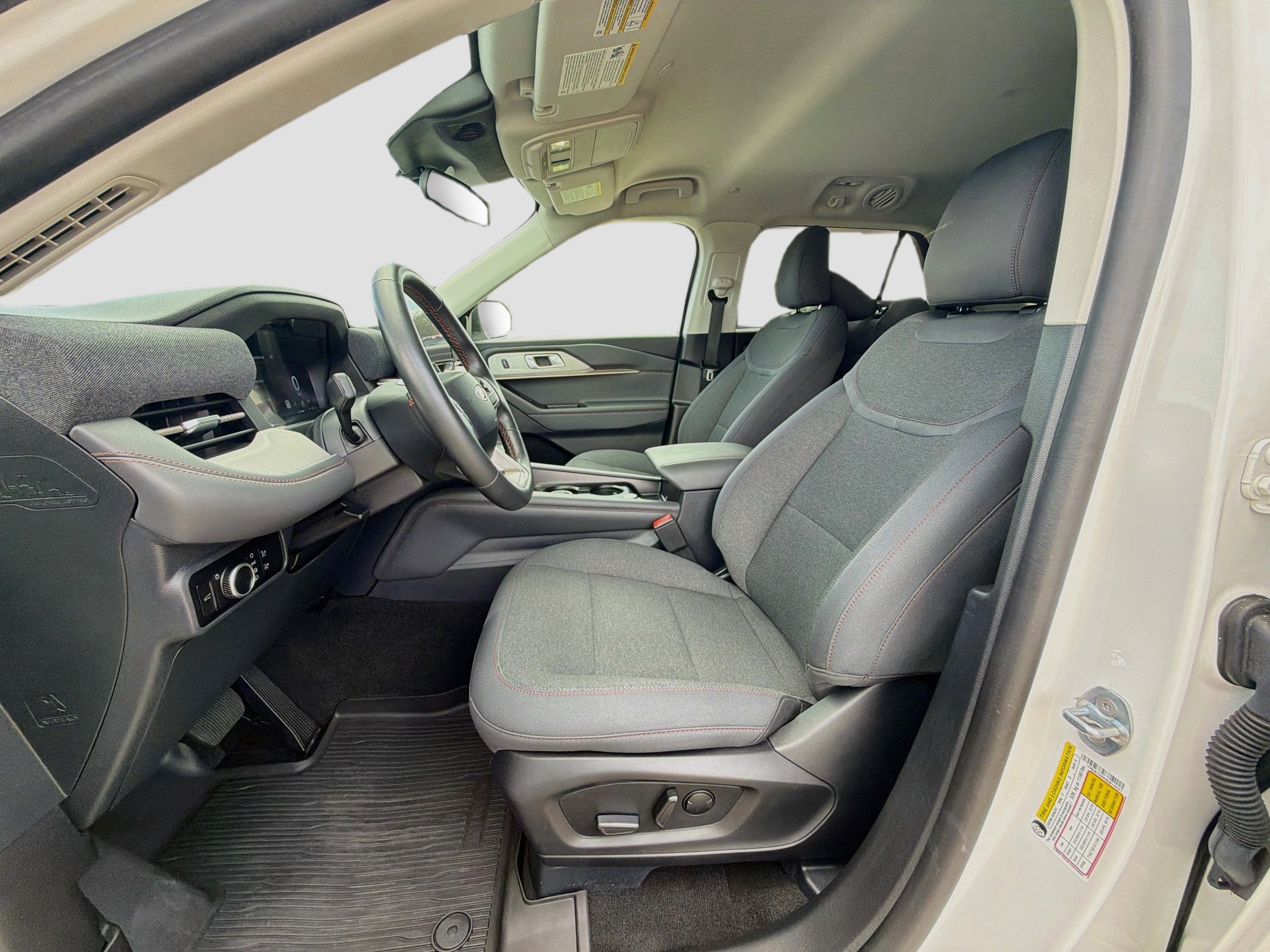 Certified 2025 Ford Explorer Active RWD image 22