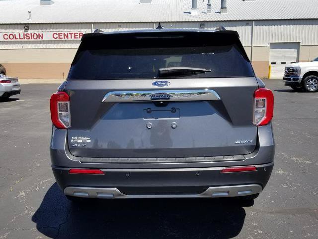Certified 2023 Ford Explorer XLT w/ Equipment Group 202A AWD/4WD image 3