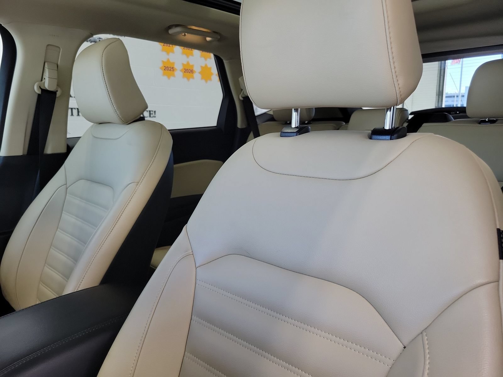 Certified 2024 Ford Edge SEL w/ Convenience Package AWD/4WD image 11