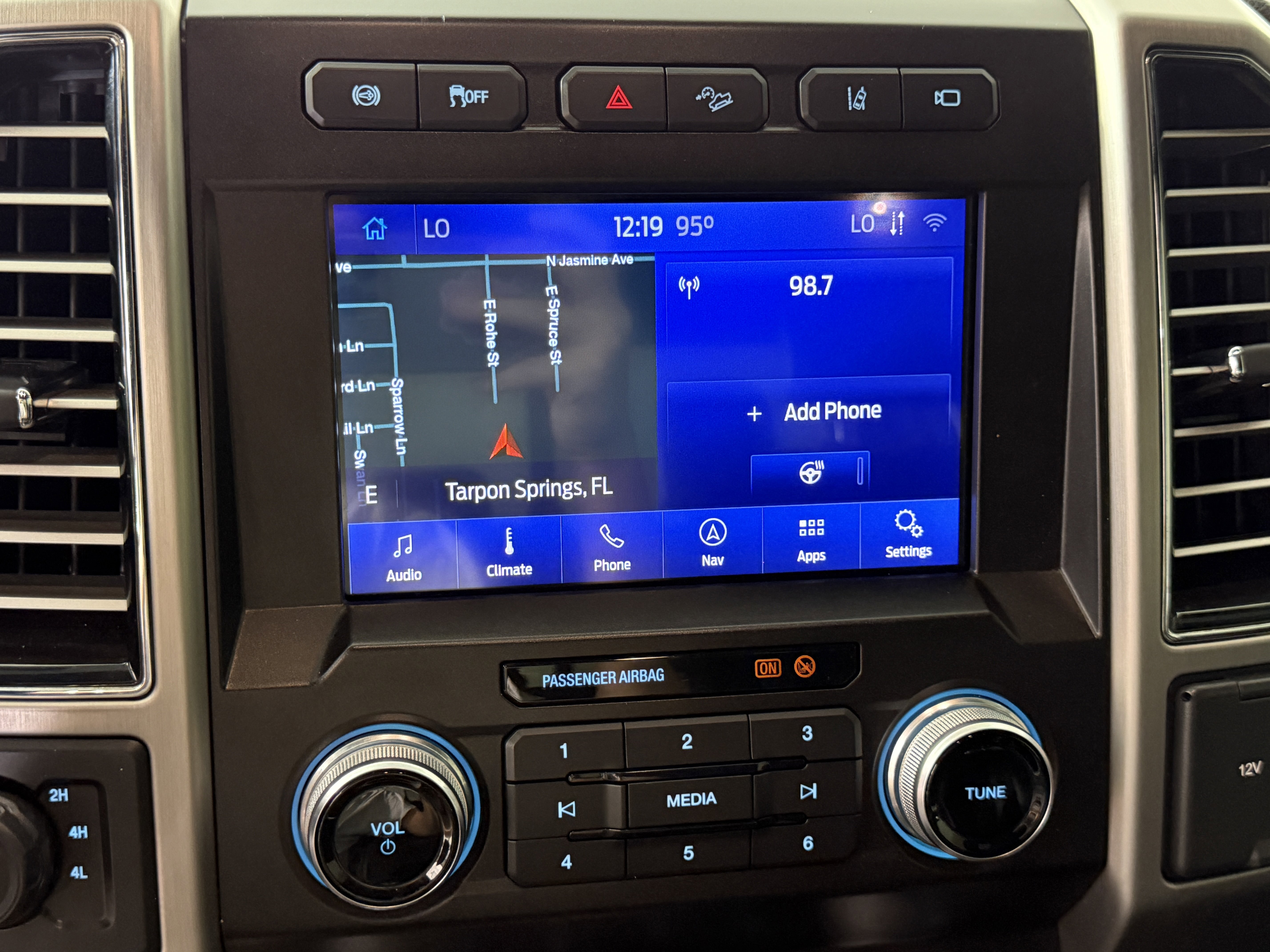 Certified 2020 Ford F250 Platinum w/ FX4 Off-Road Package image 19