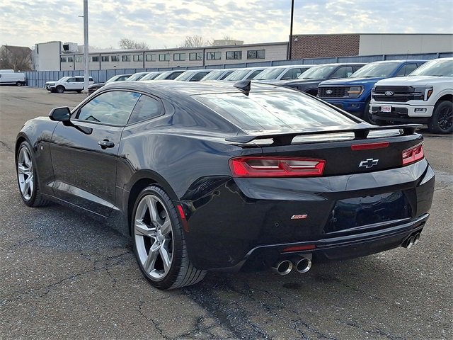 Used 2017 Chevrolet Camaro SS image 2