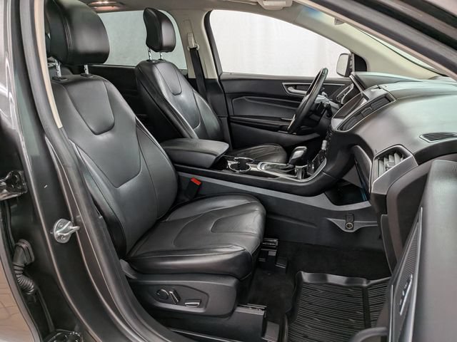 Certified 2017 Ford Edge Titanium w/ Equipment Group 301A AWD/4WD image 24