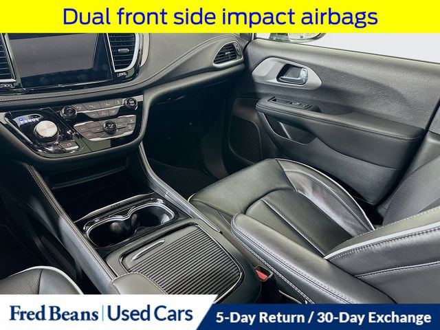 Used 2023 Chrysler Pacifica Limited w/ S Appearance Package FWD image 30