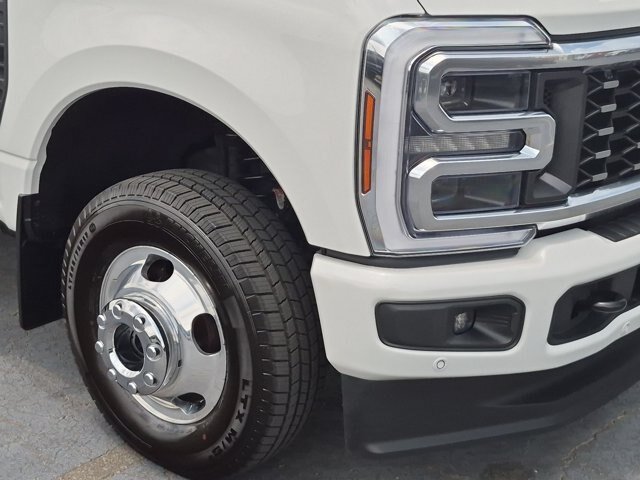 Certified 2025 Ford F350 Platinum AWD/4WD image 10