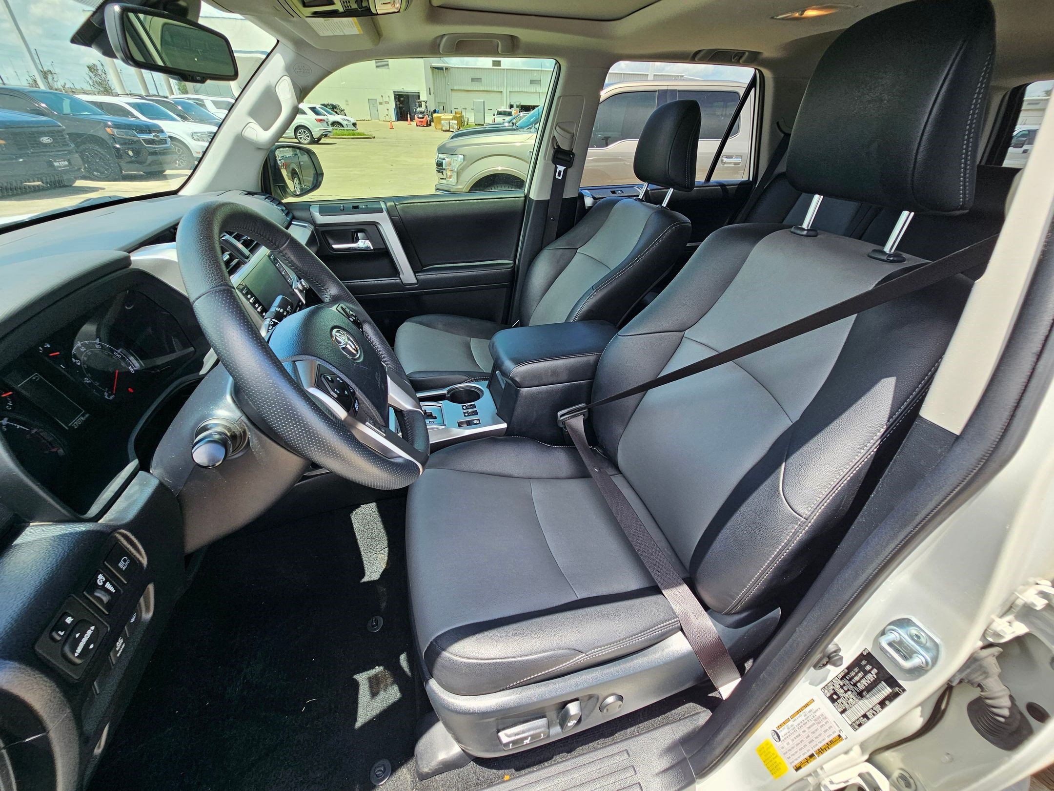 Used 2022 Toyota 4Runner SR5 Premium w/ Moonroof Package RWD image 16