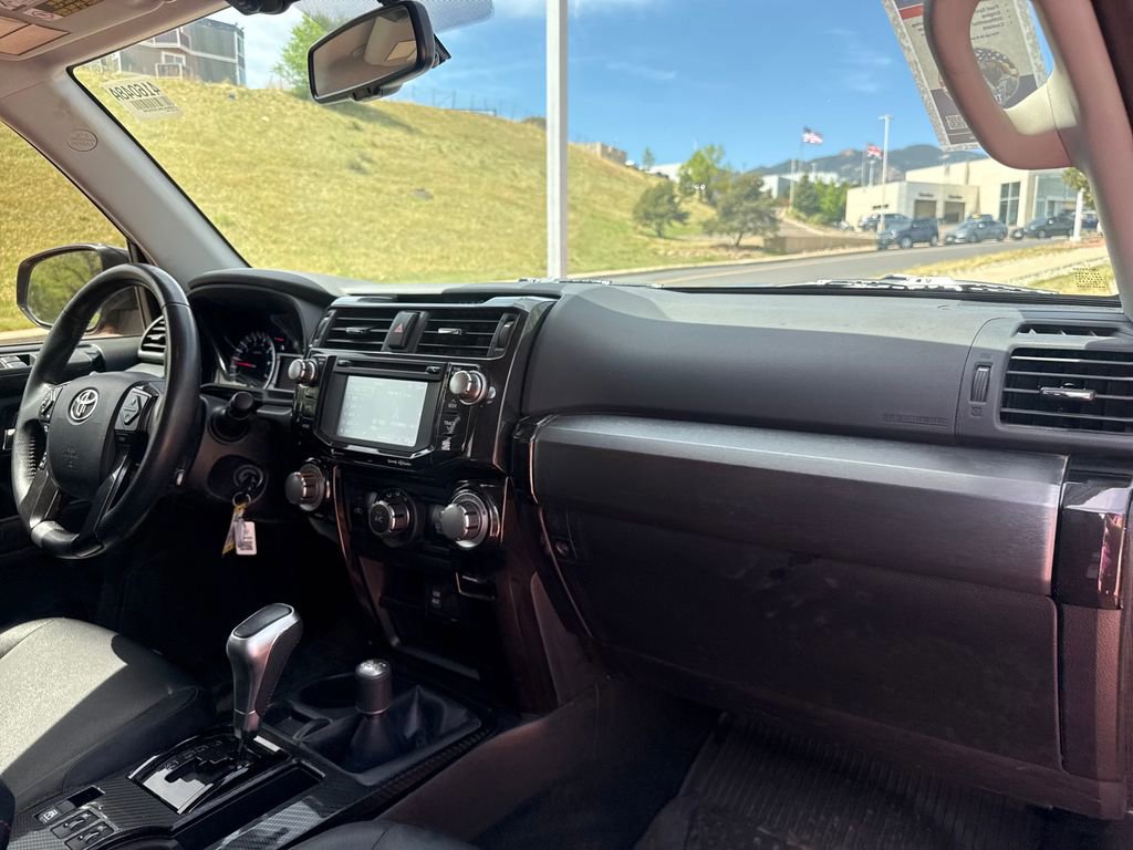 Used 2018 Toyota 4Runner TRD Off-Road Premium AWD/4WD image 36