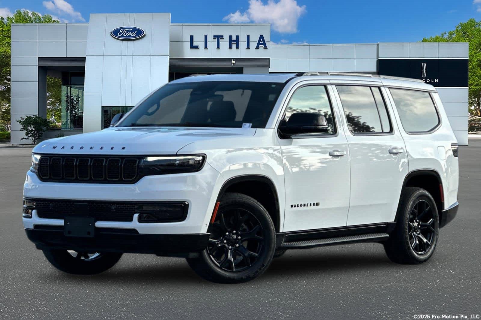 Used 2023 Jeep Wagoneer Series II image 1