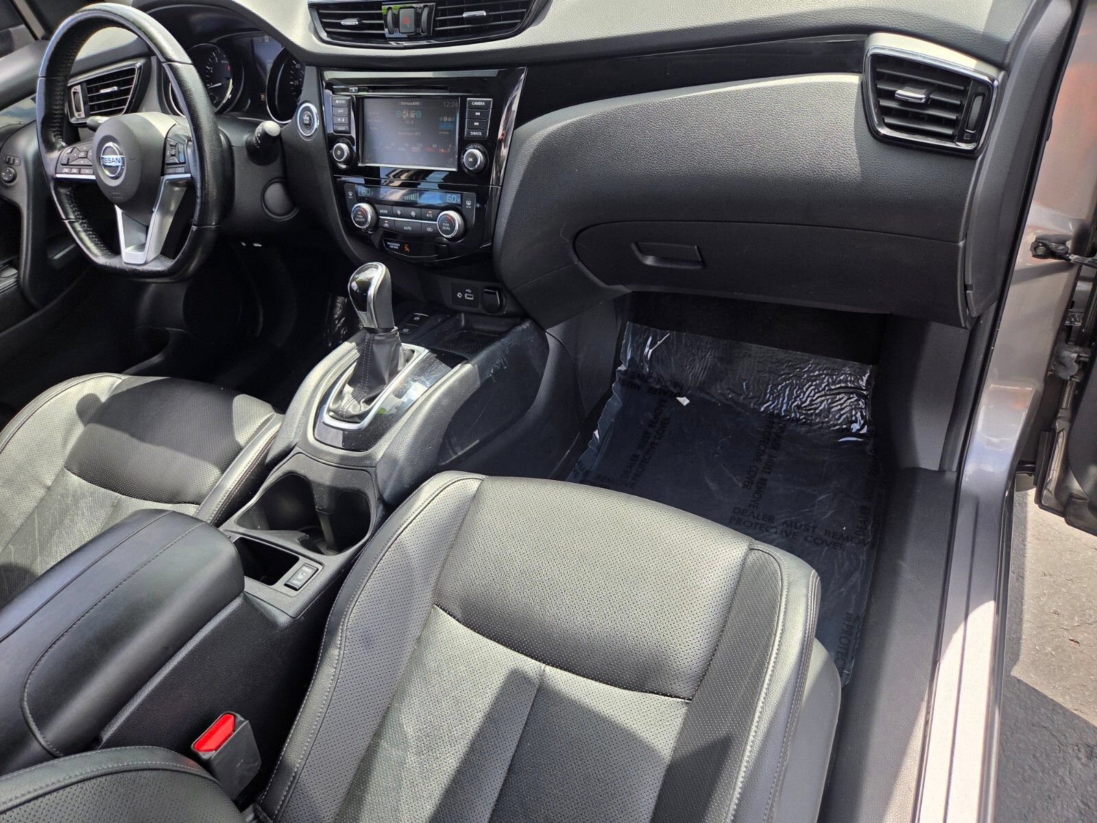 Used 2022 Nissan Rogue Sport SL AWD/4WD image 16