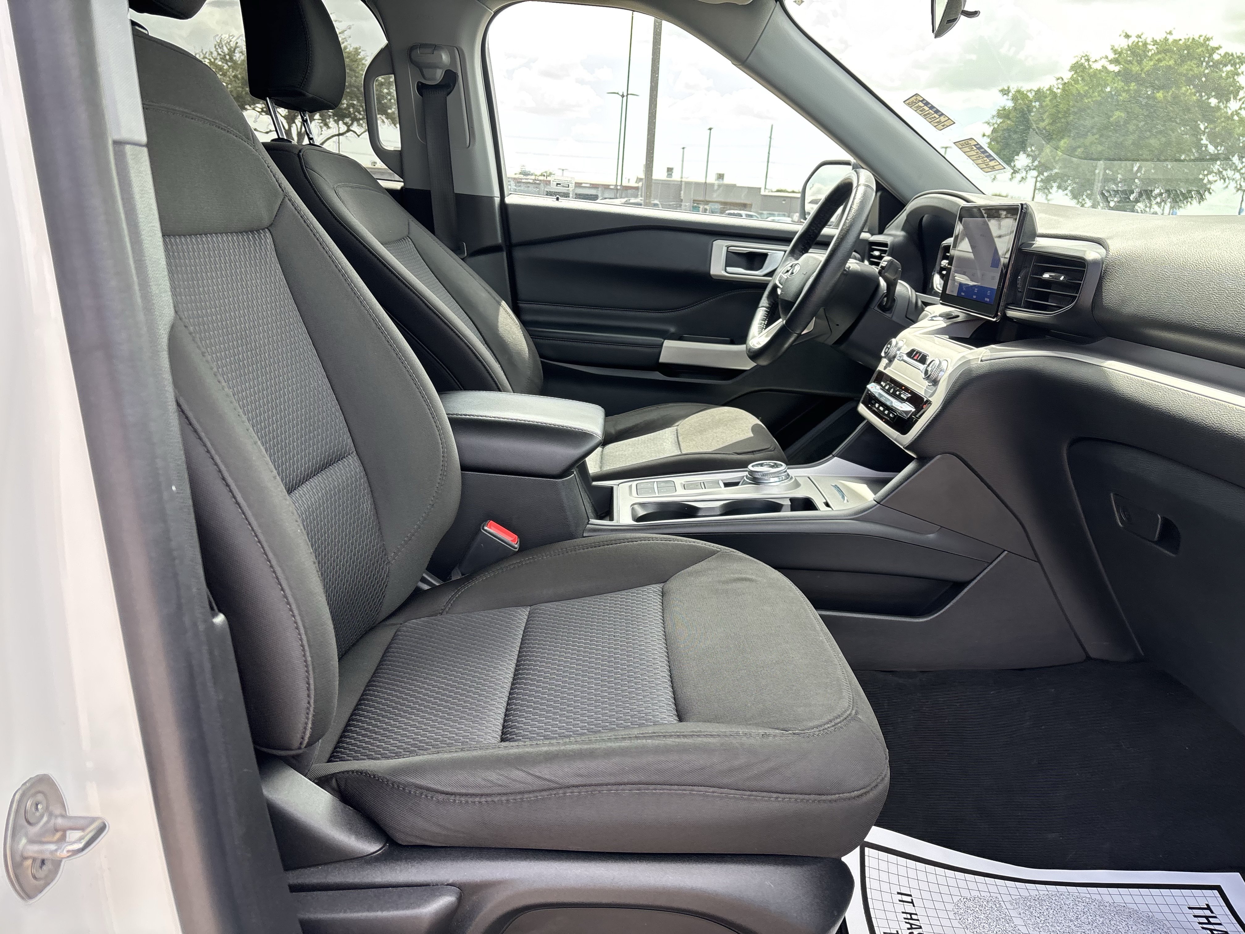 Certified 2023 Ford Explorer XLT RWD image 27