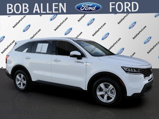 Used 2021 Kia Sorento LX FWD image 2