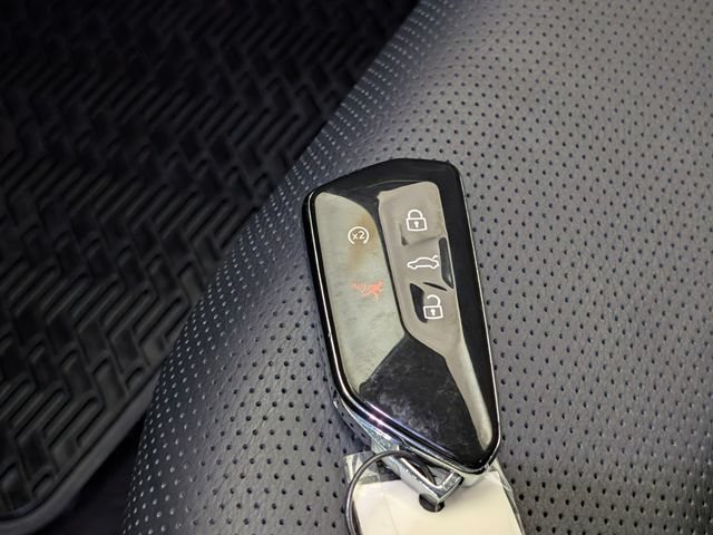 Used 2024 Volkswagen Atlas SEL AWD/4WD image 35