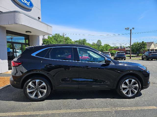Certified 2024 Ford Escape Platinum w/ Premium Technology Package AWD/4WD image 4