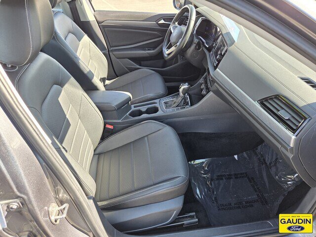 Used 2024 Volkswagen Jetta SE FWD image 16