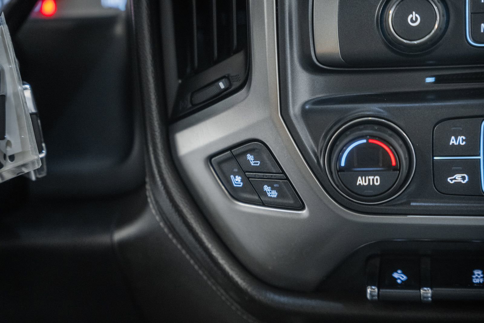 Used 2017 Chevrolet Silverado 1500 LTZ Z71 w/ LTZ Plus Package image 33