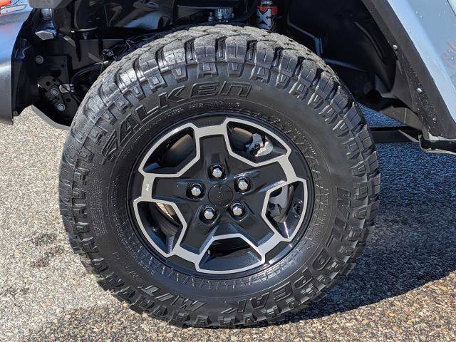 Used 2023 Jeep Gladiator Mojave w/ Cold Weather Group AWD/4WD image 12