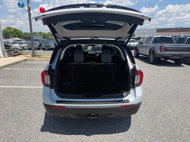 Certified 2025 Ford Explorer Active AWD/4WD image 9