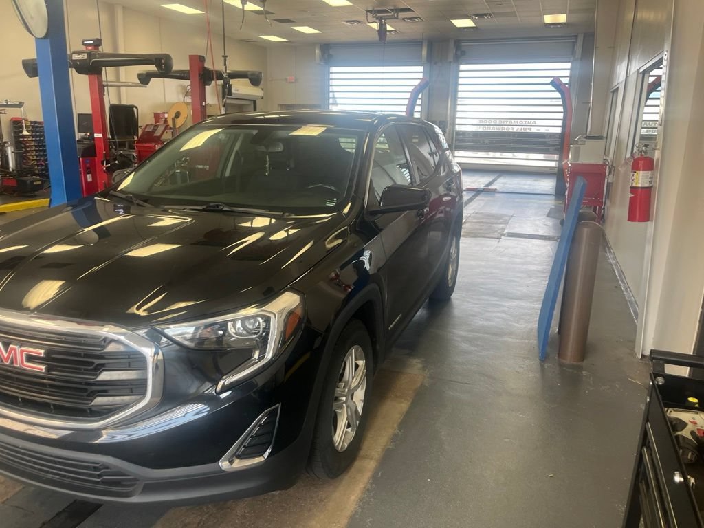 Used 2019 GMC Terrain SLE FWD image 2