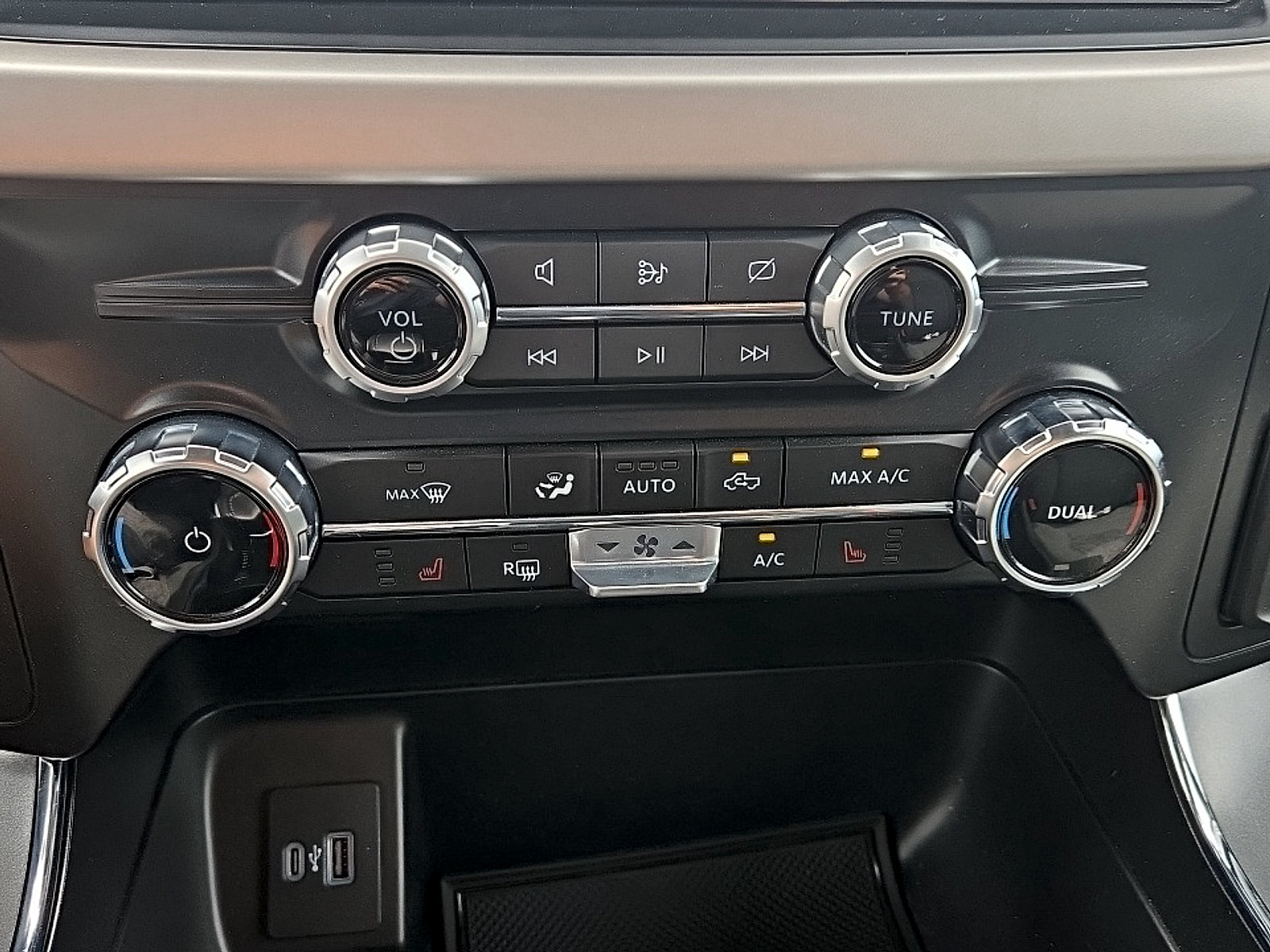 Certified 2023 Ford F150 Lightning XLT AWD/4WD image 19