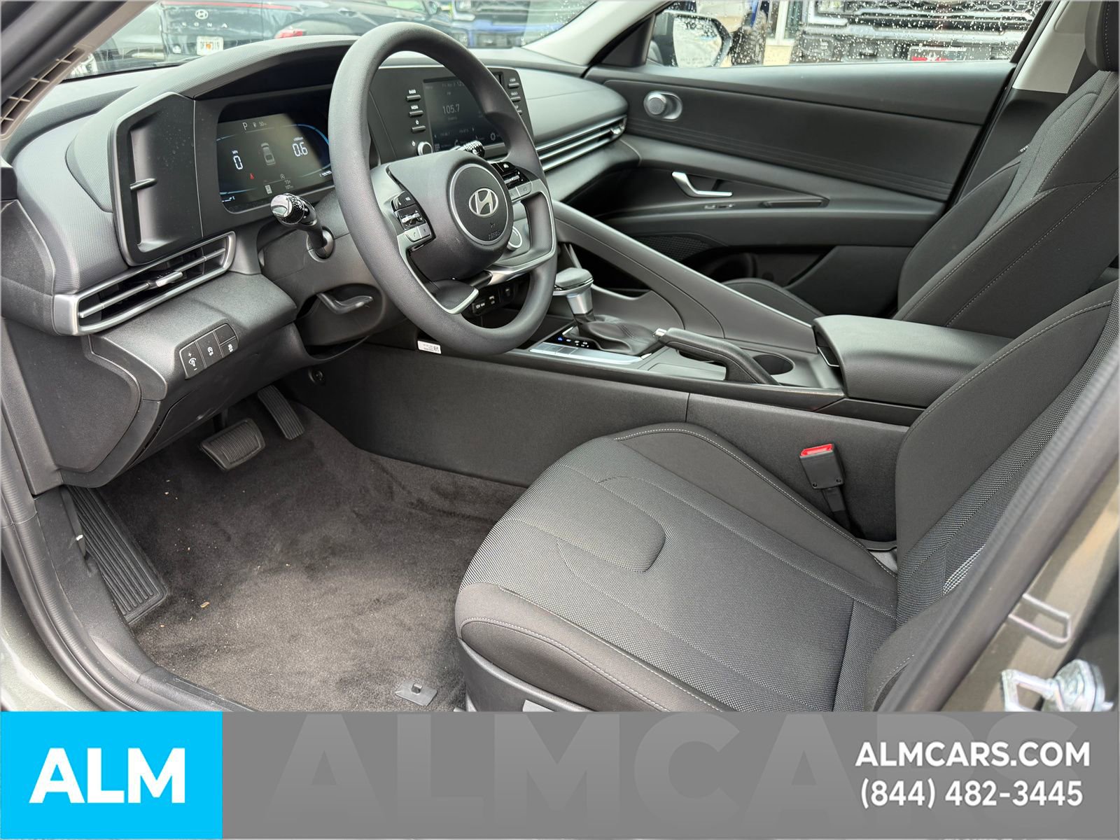 Used 2025 Hyundai Elantra SE image 10