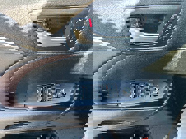 Used 2018 Toyota Highlander Limited image 11