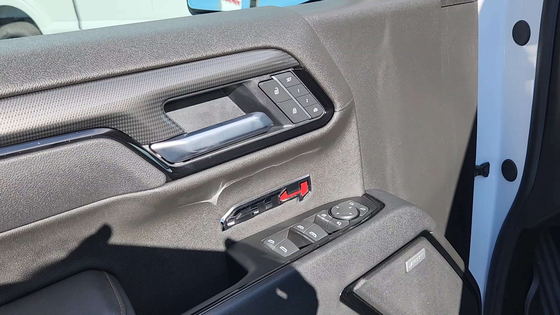 Used 2025 GMC Sierra 1500 AT4 AWD/4WD image 8