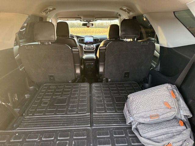 Certified 2022 Ford Explorer XLT w/ Equipment Group 202A image 5