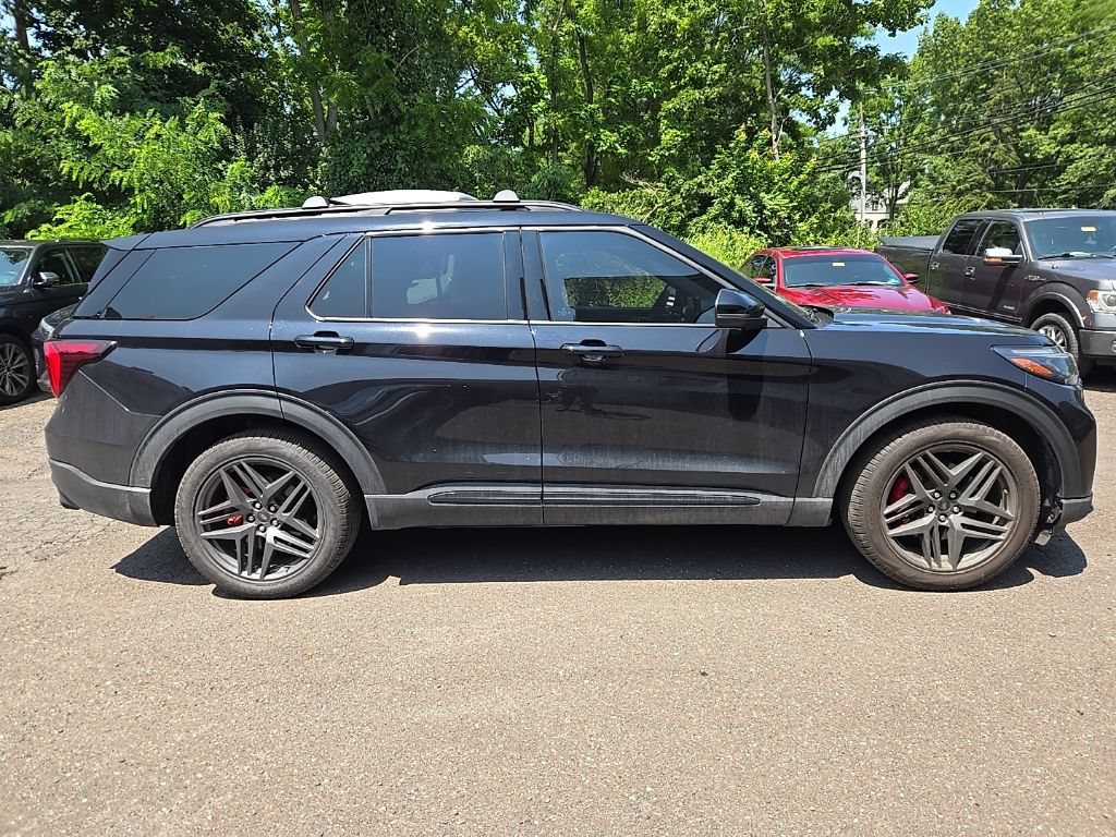 Certified 2025 Ford Explorer ST AWD/4WD image 8