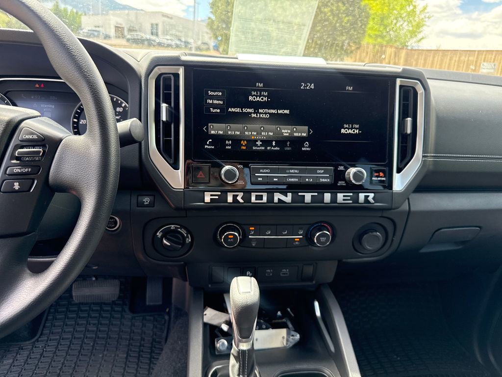 Used 2025 Nissan Frontier SV AWD/4WD image 17