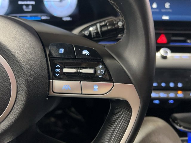 Used 2025 Hyundai Elantra SEL FWD image 31