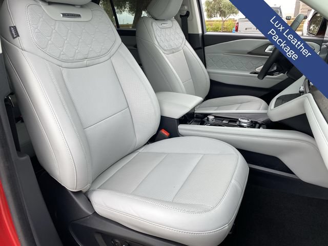 Certified 2025 Ford Explorer Platinum w/ Ultimate Package AWD/4WD image 14