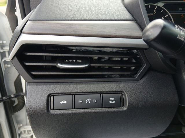 Used 2025 Nissan Altima 2.5 SV FWD image 18