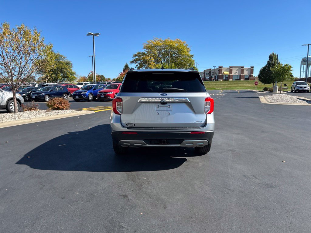 Certified 2021 Ford Explorer XLT w/ Equipment Group 202A AWD/4WD image 7