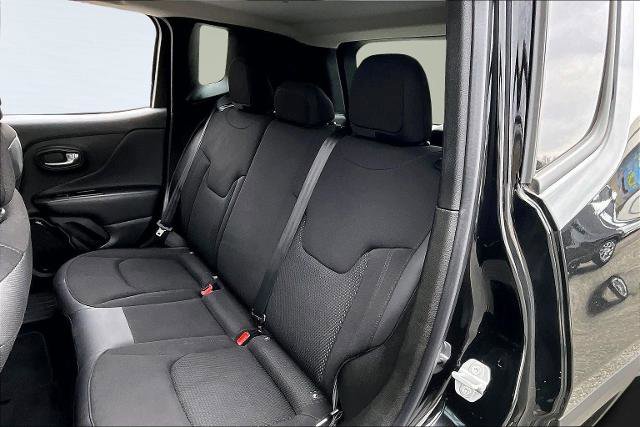 Used 2018 Jeep Renegade Altitude w/ UConnect 8.4 Nav Group image 26