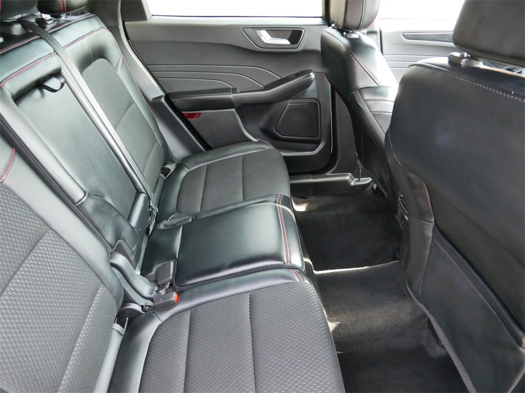 Certified 2025 Ford Escape ST-Line image 9