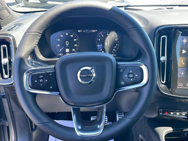 Used 2022 Volvo XC40 T5 R-Design w/ Advanced Package AWD/4WD image 15