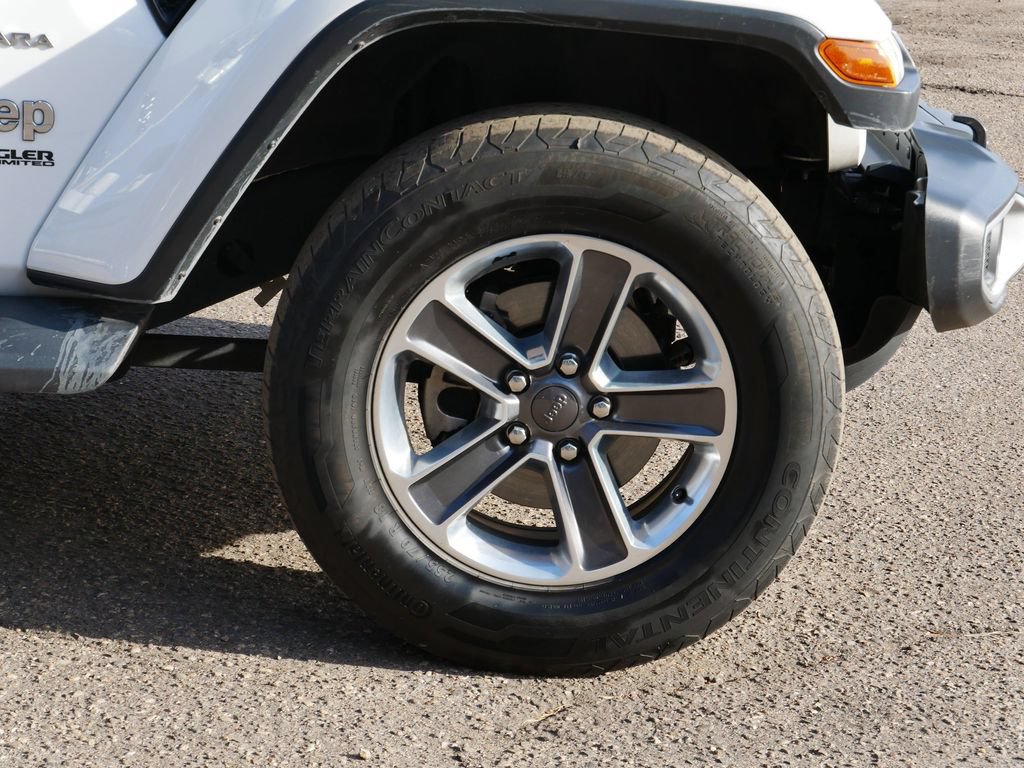 Used 2018 Jeep Wrangler Unlimited Sahara AWD/4WD image 7