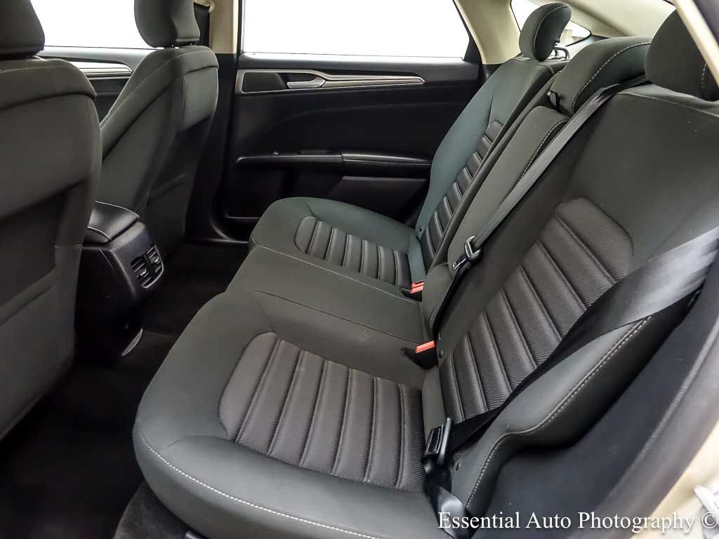 Certified 2018 Ford Fusion SE w/ Fusion SE Technology Package FWD image 11