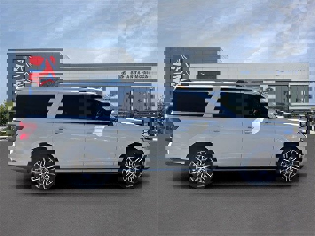 Certified 2022 Ford Expedition Max Limited image 2
