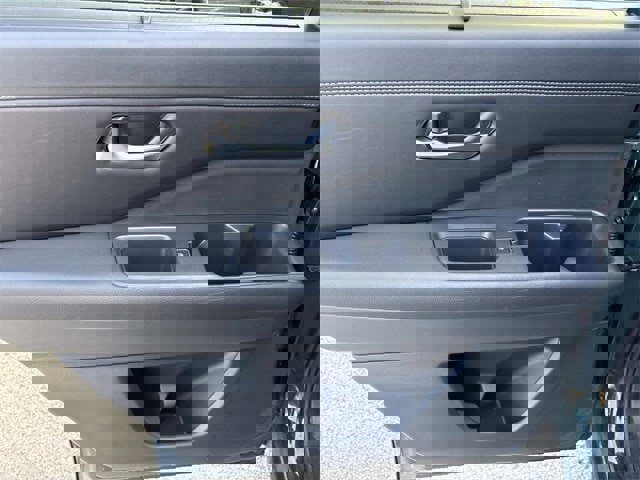 Used 2024 Nissan Pathfinder Platinum image 20