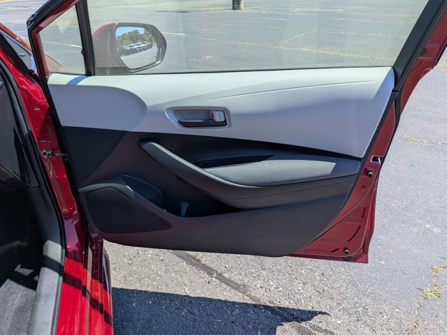 Used 2022 Toyota Corolla LE FWD image 31