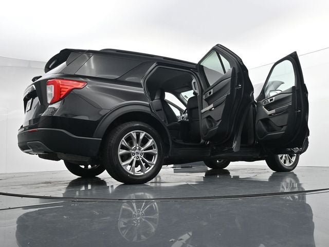 Certified 2023 Ford Explorer XLT w/ Equipment Group 202A AWD/4WD image 40