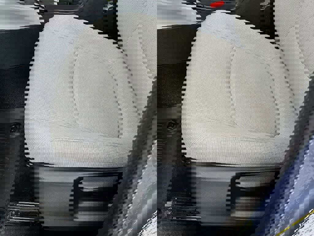 Used 2023 Toyota Corolla Cross LE image 29