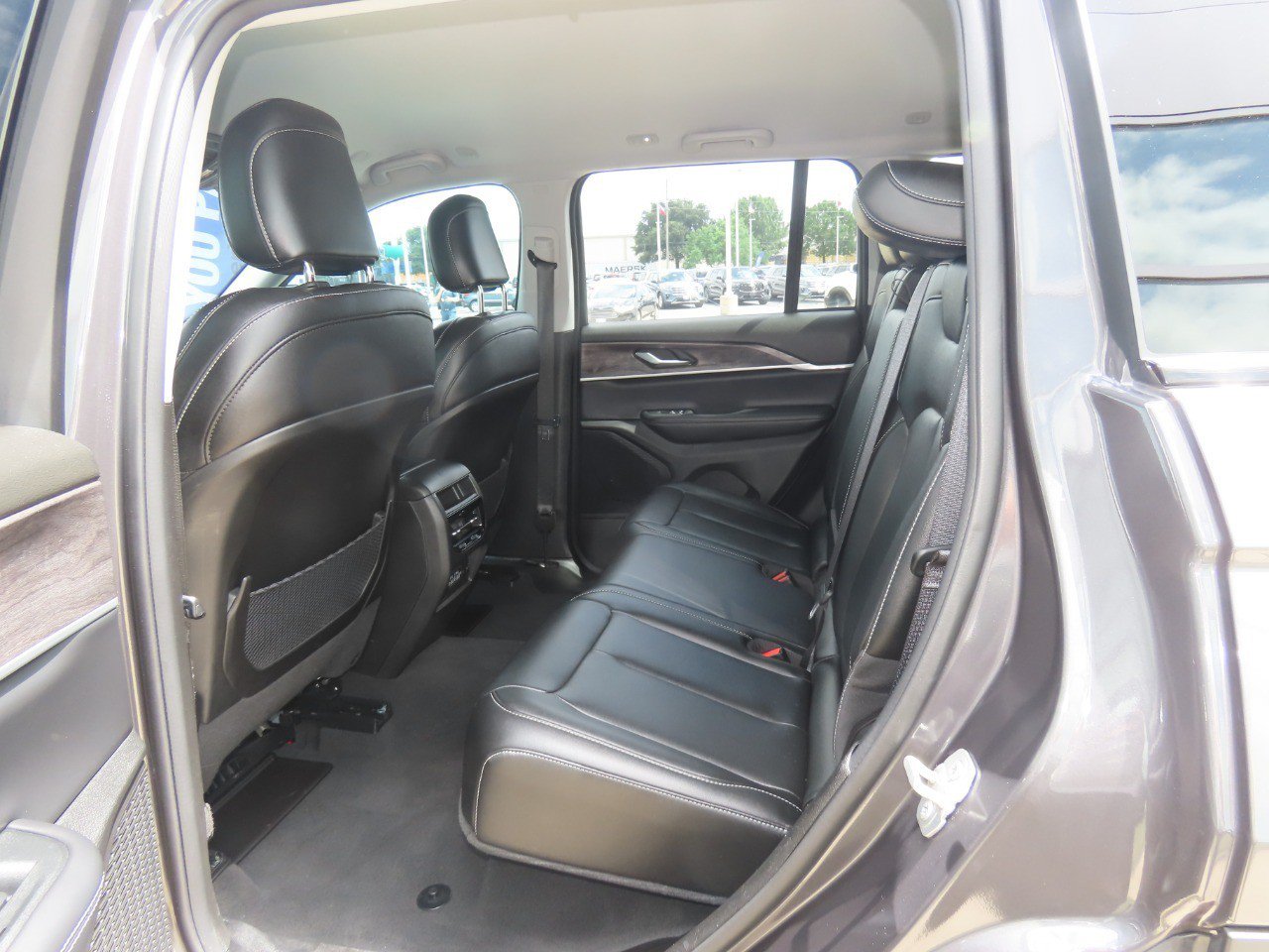 Used 2024 Jeep Grand Cherokee Limited AWD/4WD image 20