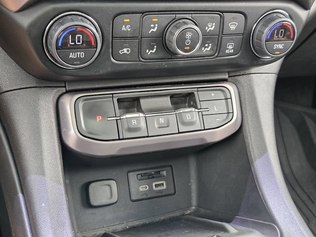 Used 2022 GMC Acadia AT4 w/ Technology Package AWD/4WD image 23