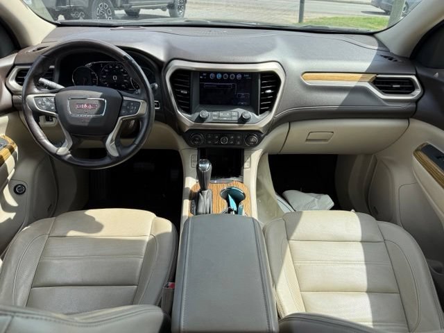 Used 2017 GMC Acadia Denali w/ Technology Package AWD/4WD image 19